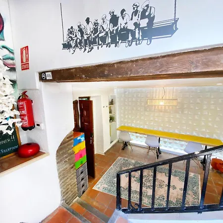 Hostel Makuto Coliving House *