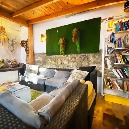 Hostel Makuto Coliving House