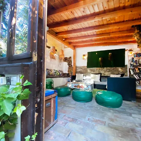 Makuto Coliving House *